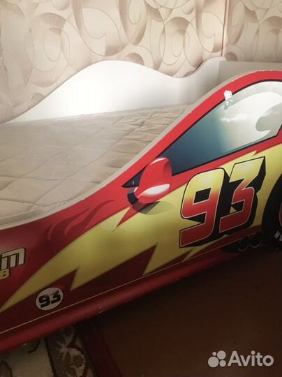 Детская кровать машина с матрасом