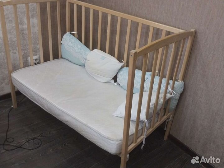 Детская кроватка