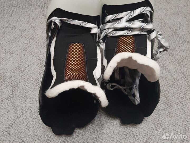 Коньки вратарские Bauer perfomance SR 11EE