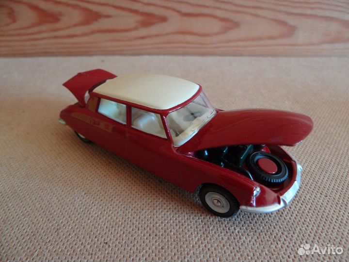 Модели машин 1:43, 1:36