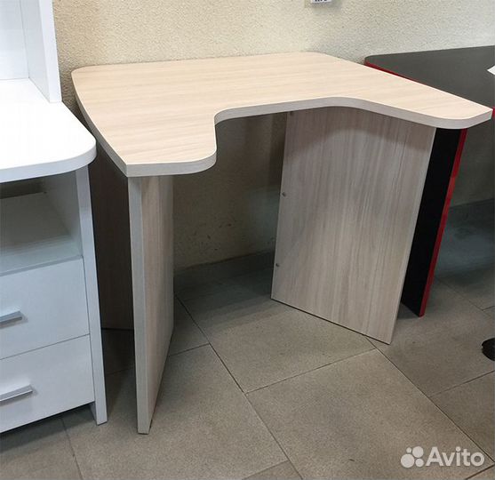 Стол письменный игровой