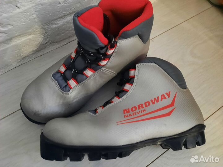 Лыжные ботинки классические