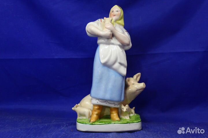 Фарфоровая Статуэтка Свинарка Городница 30-е годы