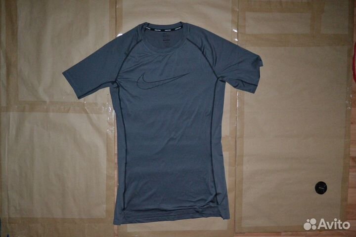 Компрессионная футболка Nike (Размер XL)