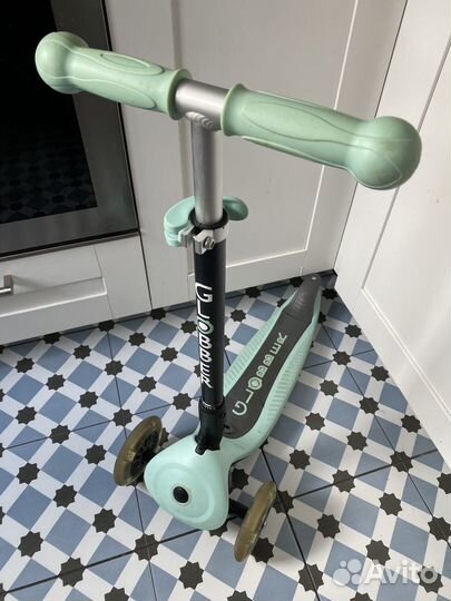 Самокат Globber Go