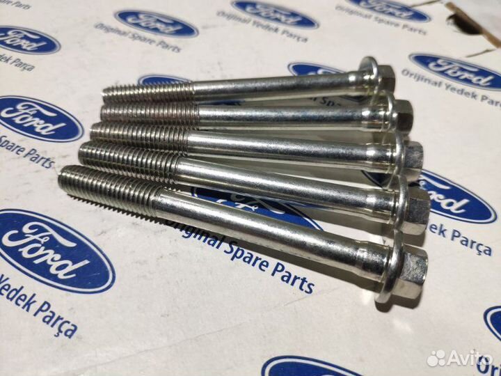 Болт нижней плиты блока Ford Transit