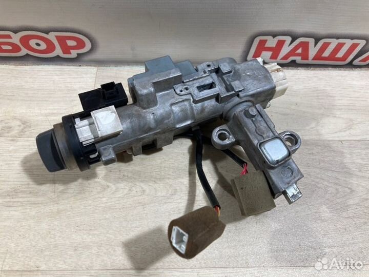 Замок зажигания Nissan Pathfinder R 51 2008