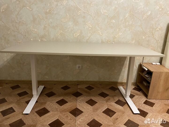 Стол компьютерный с регулируемой высотой IKEA