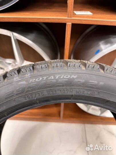 Pirelli Ice Zero 295/35 R21 107H