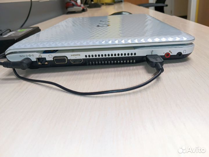 Sony vaio PCG-61A12L