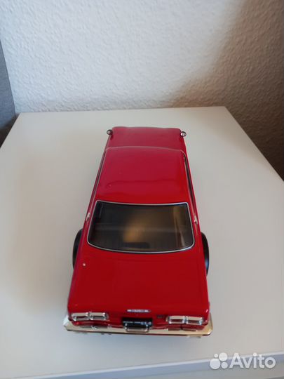 Nissan Skyline GT-R 1972 1:18 Triple 9