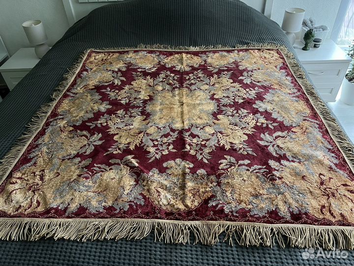 Скатерть антикварная плюшевая