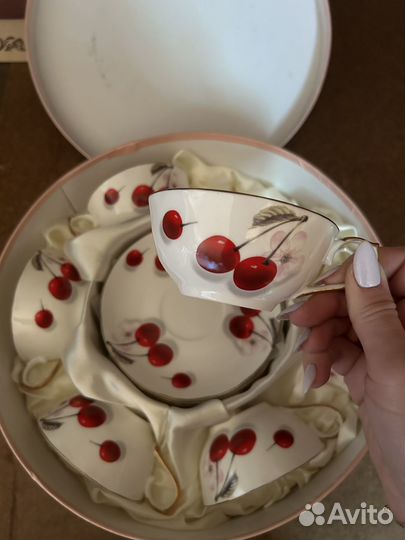 Фарфоровый чайный набор новый