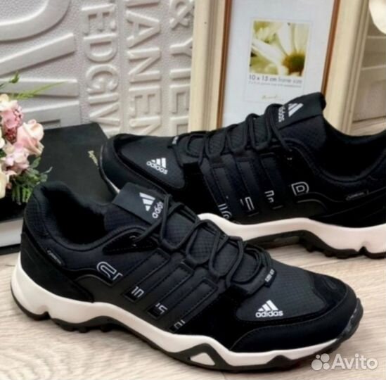 Кроссовки Adidas