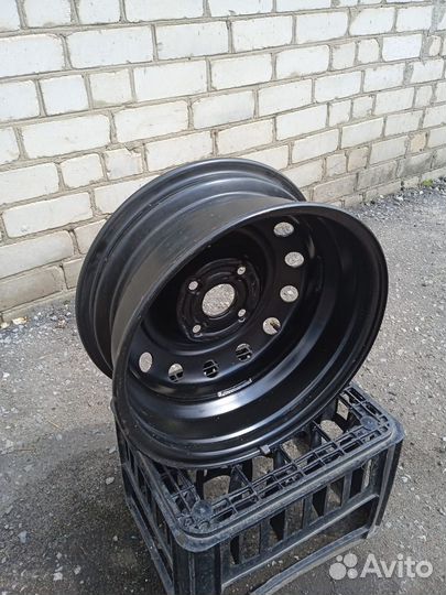 Штампованный диск r 15