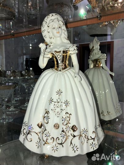Фарфоровые статуэтки