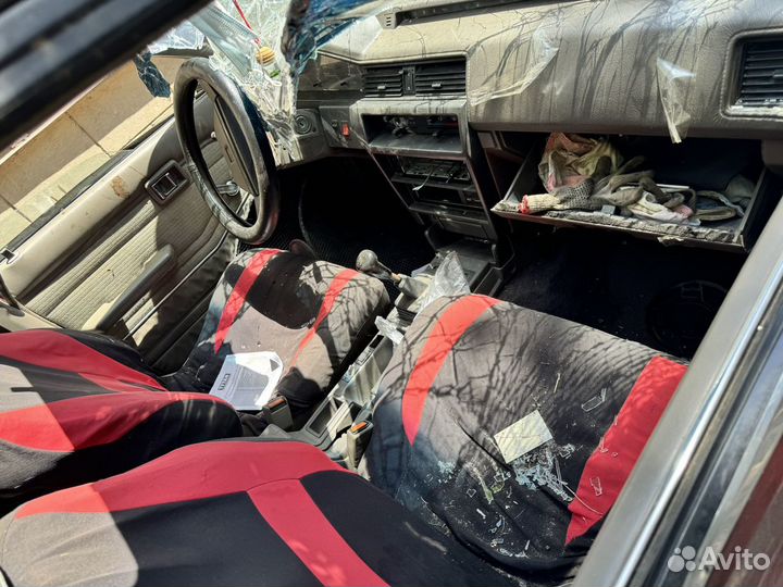 В полном разборе Nissan Bluebird 2.0 мт 1986