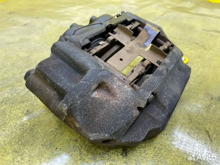 Суппорт передний правый Toyota/Lexus Land 144526