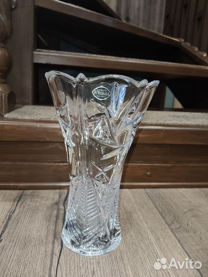 Хрустальная ваза