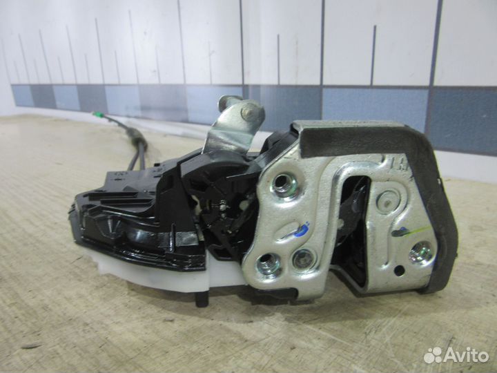 Замок двери задней левой Toyota RAV 4 с 2019