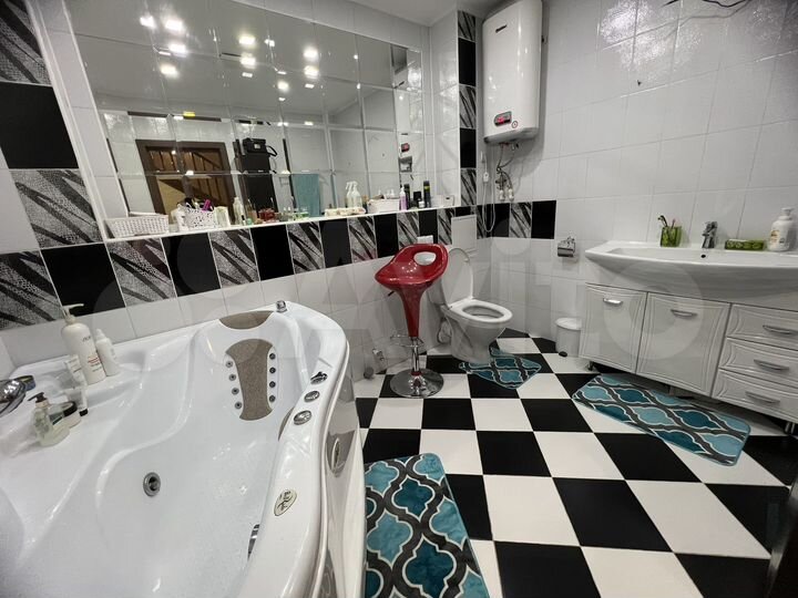 Коттедж 160 м² на участке 9,5 сот.