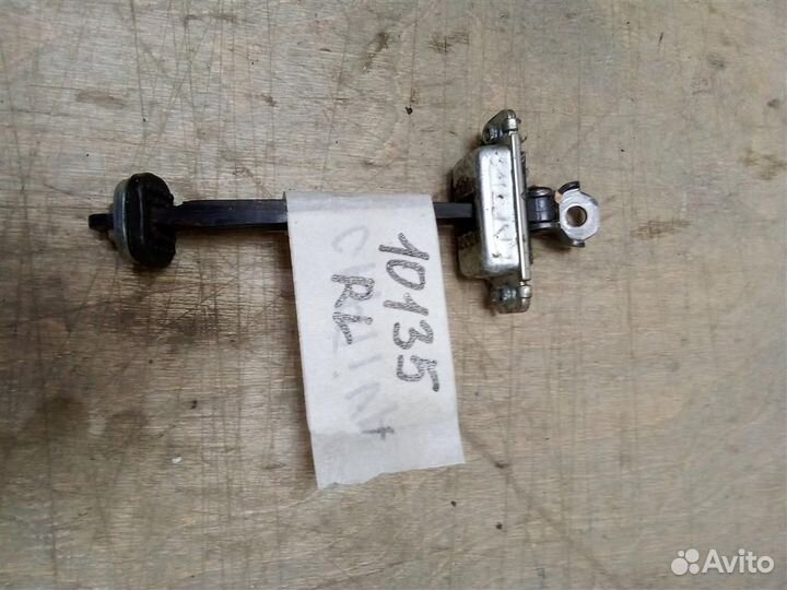 Ограничитель двери от Chevrolet Captiva (C100) 20