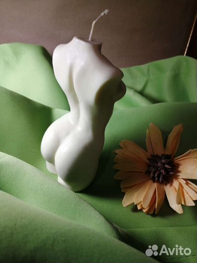 Свеча бюст женщины из воска