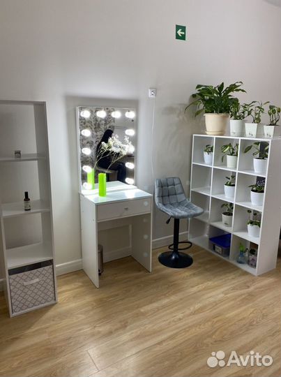 Сдам рабочее место бровиста/визажиста