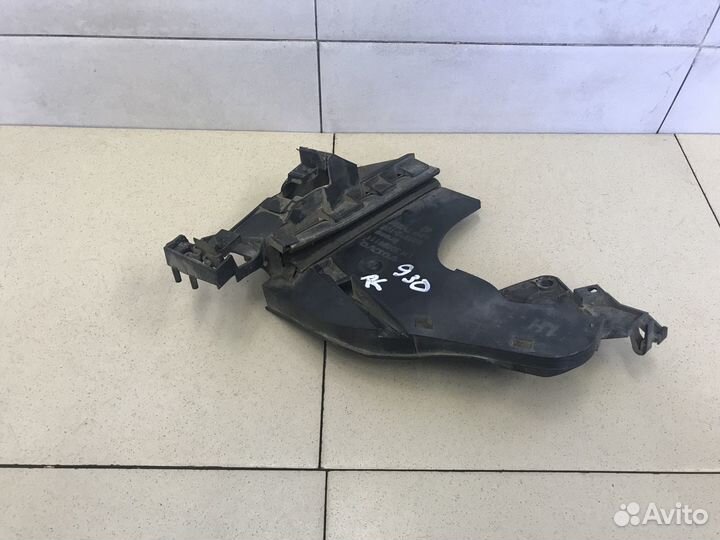 Кронштейн (сопут. товар) S40 2004-2012