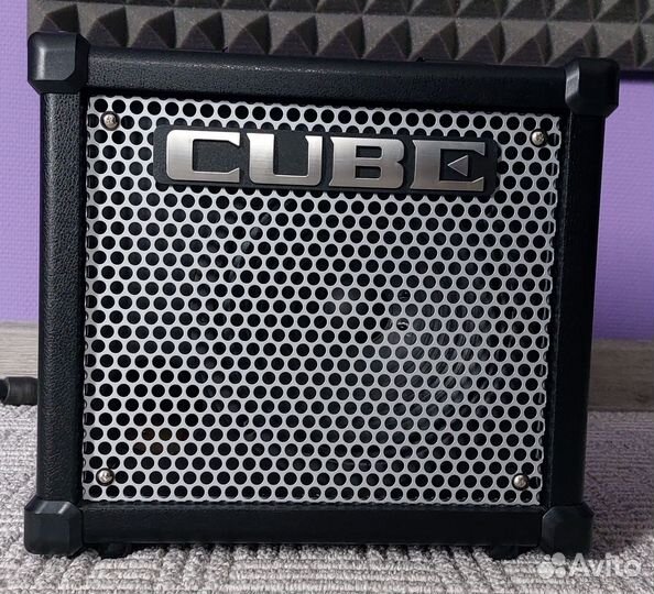 Гитарный комбоусилитель Roland cube 10GX