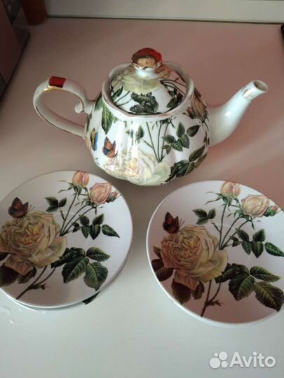 Заварочный чайник и блюдца для торта 6 шт