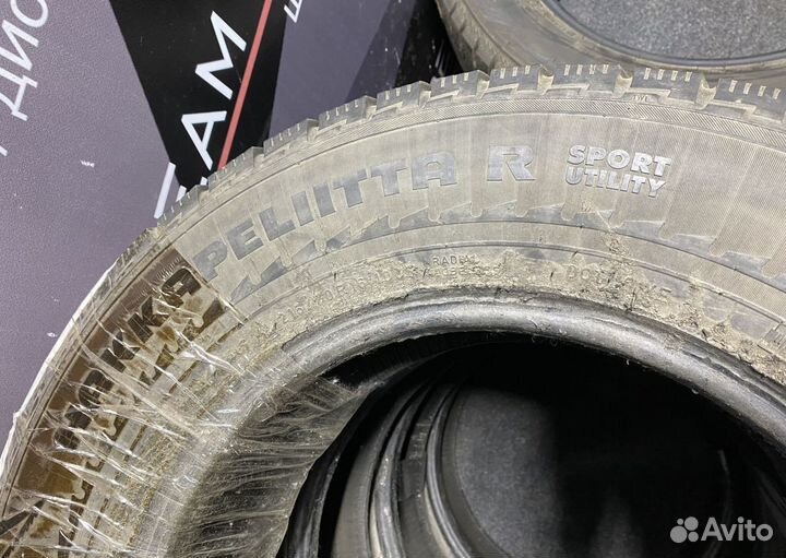 Nokian Tyres Hakkapeliitta R 215/70 R16