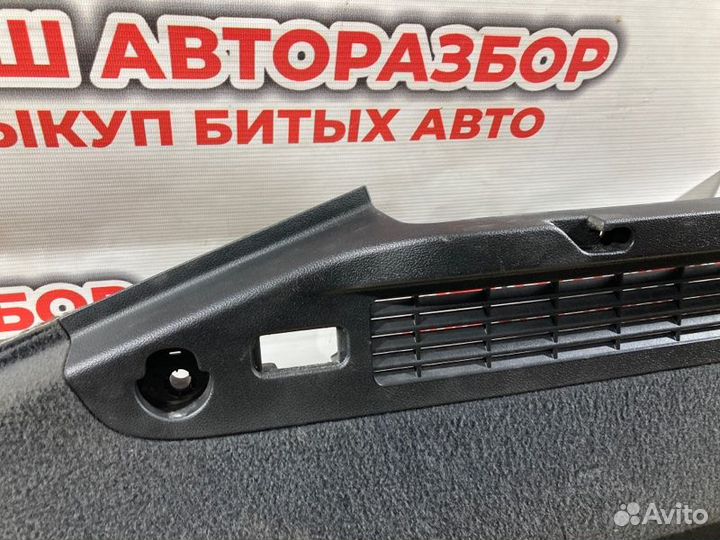 Обшивка багажника левая Audi A 7 sportback 2012