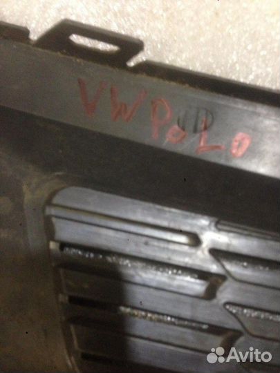 Заглушка решетка противотуманных фар Volkswagen Po