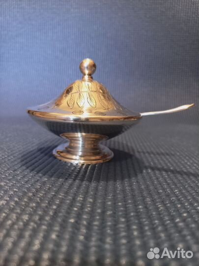Серебряная икорница 925-й пробы и ваза