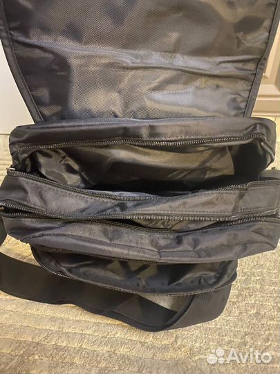 Спортивная сумка чёрного цвета