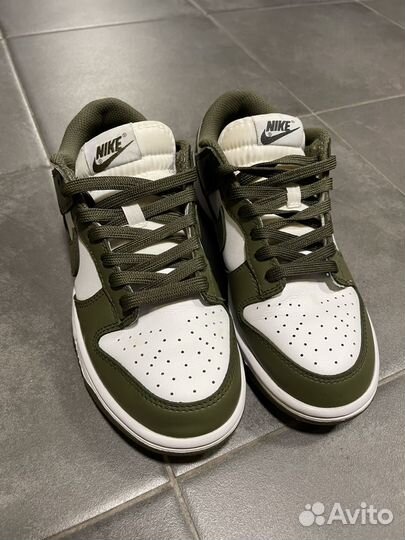 Nike dunk medium olive