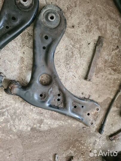 Рычаги передние Volkswagen Polo 2013