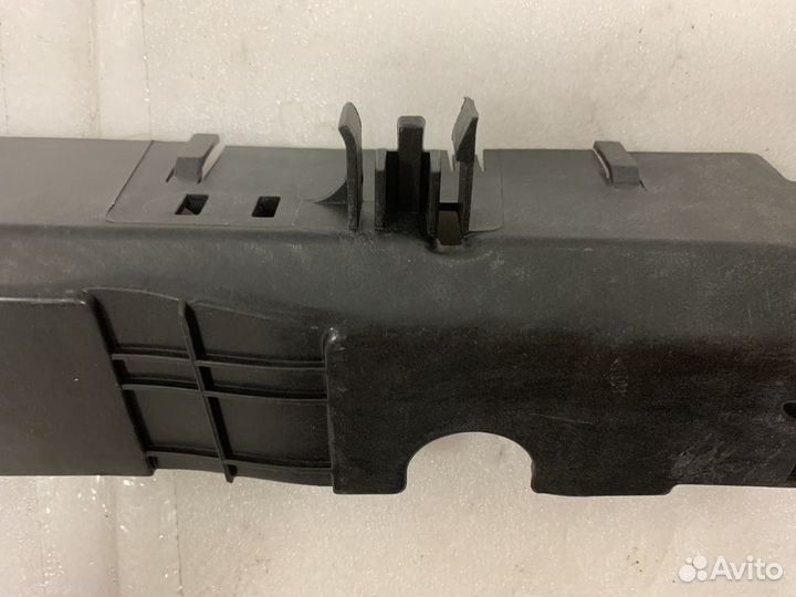 Левая планка кассеты радиаторов BMW f30 b48