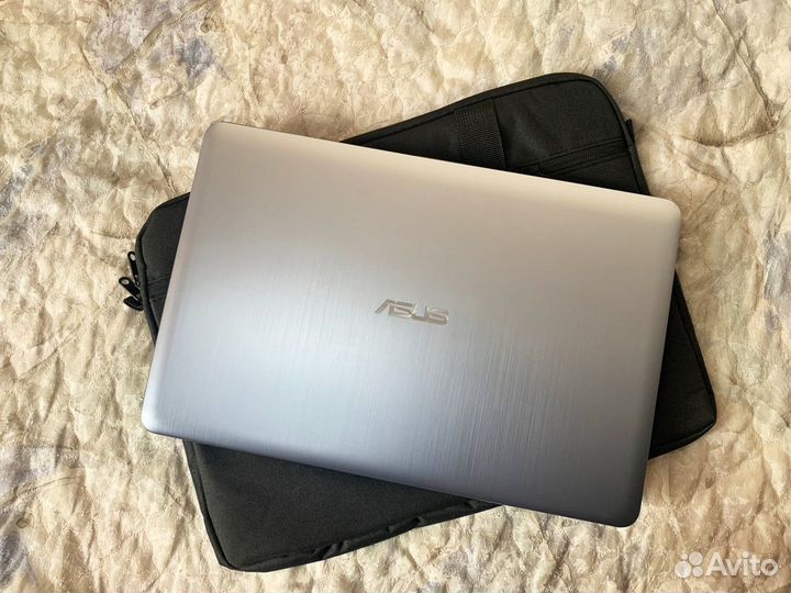 Ноутбук Asus X541SA 4Ядра/4GB/SSD240 + Сумка