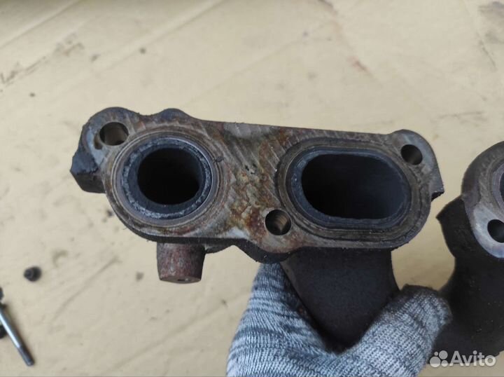 Renault master 2.5 DCI выпускной коллектор