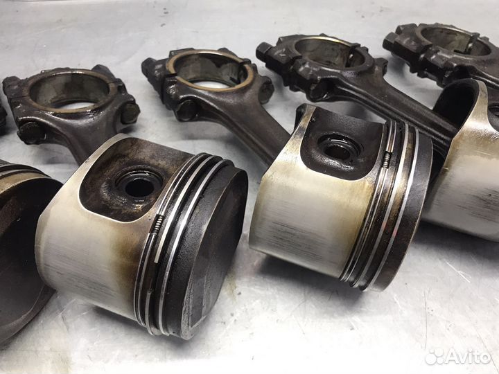 Поршни с шатунами BMW 7 Е32 3.0L 1988г.в., м30b30