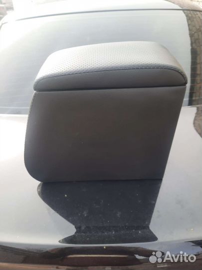 Подлокотник