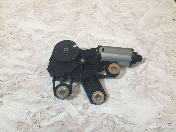 Моторчик стеклоочистителя задний VW Touareg 2002-2