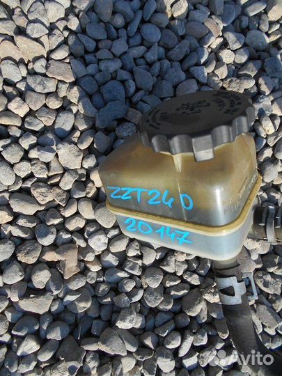 Бачок гидроусилителя Toyota Allion ZZT240 1ZZ-FE