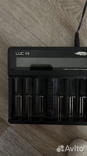 Зарядное устройство LUC V6 LCD Universal Charger