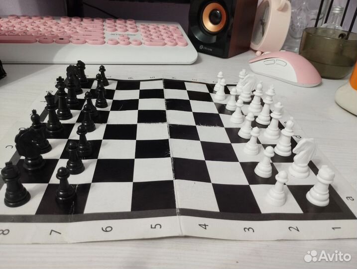 Маленькие шахматы, + в подарок мини шашки