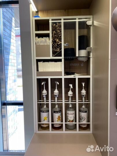 Кофейная стойка с автовыдачей стаканчиков