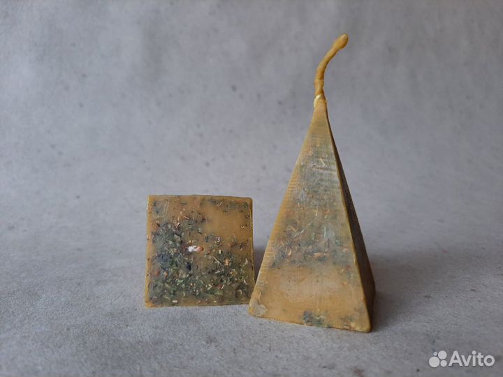 Травяная восковая цветная свеча 