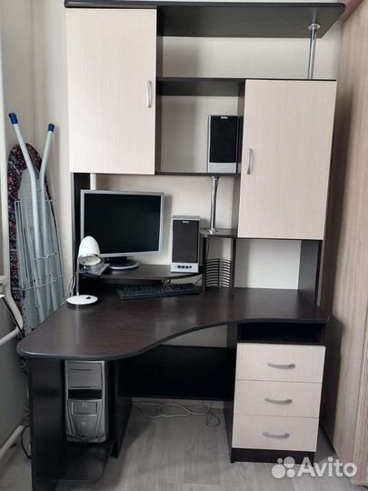 Компьютерный стол